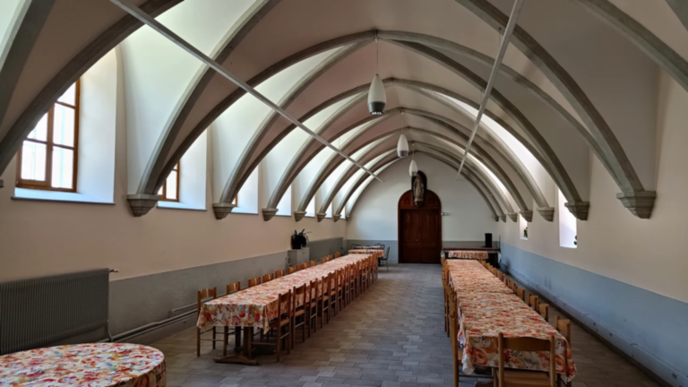Salle de restauration voûtée de l’abbaye Notre-Dame de la Grâce-Dieu