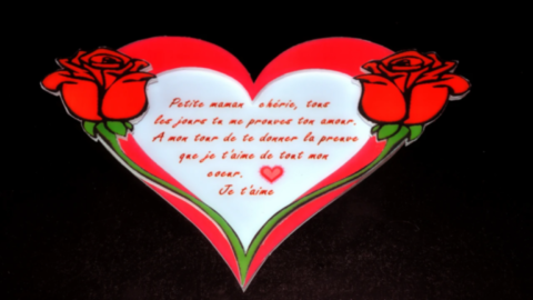 cadre cœur en carton décoré avec message et roses