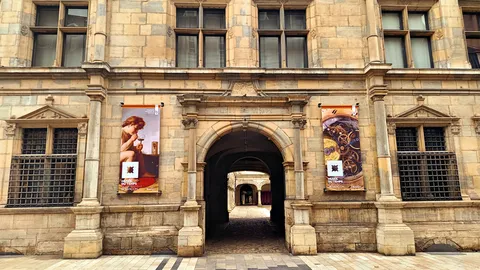palais granvelle musée du temps